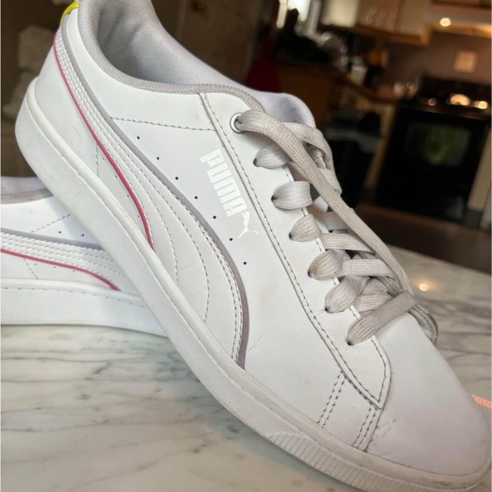 Puma White and Pink Casual Sneakers
